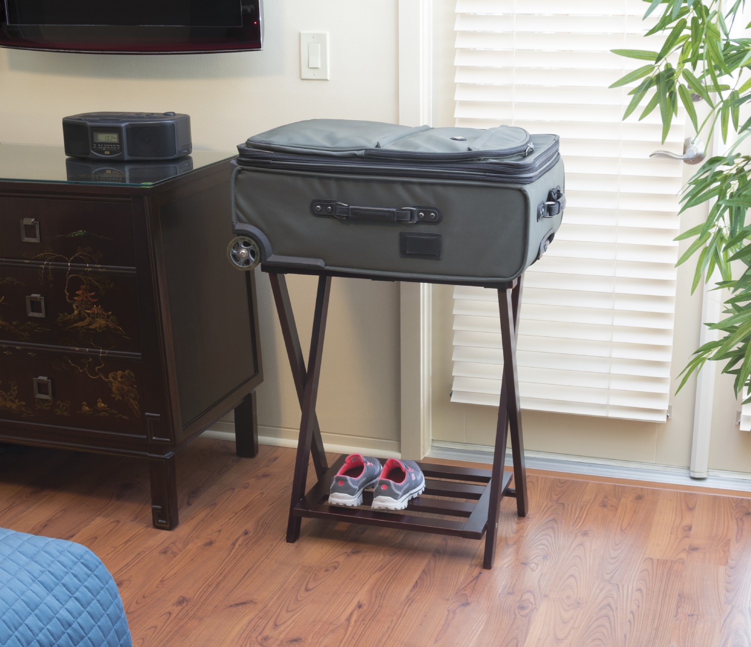 Right Height Luggage Rack with Shoe Rack, Espresso Finish Lipper