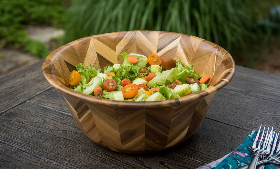 Festive Accents for Your Summer Gathering