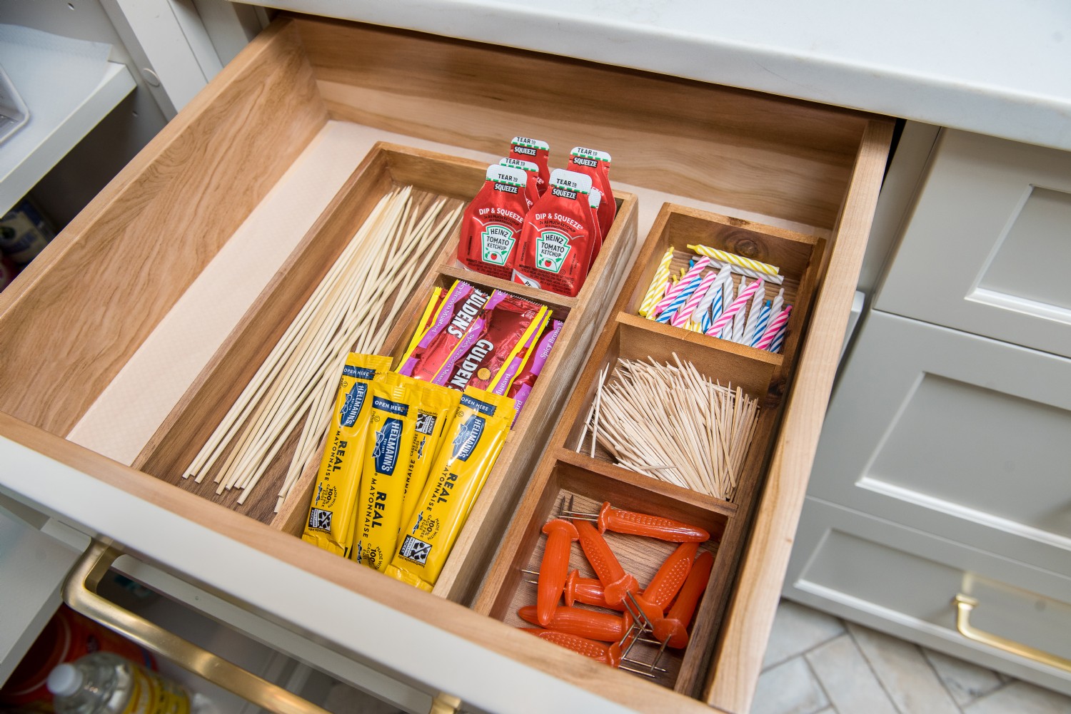 Ayon bar clearance cabinet